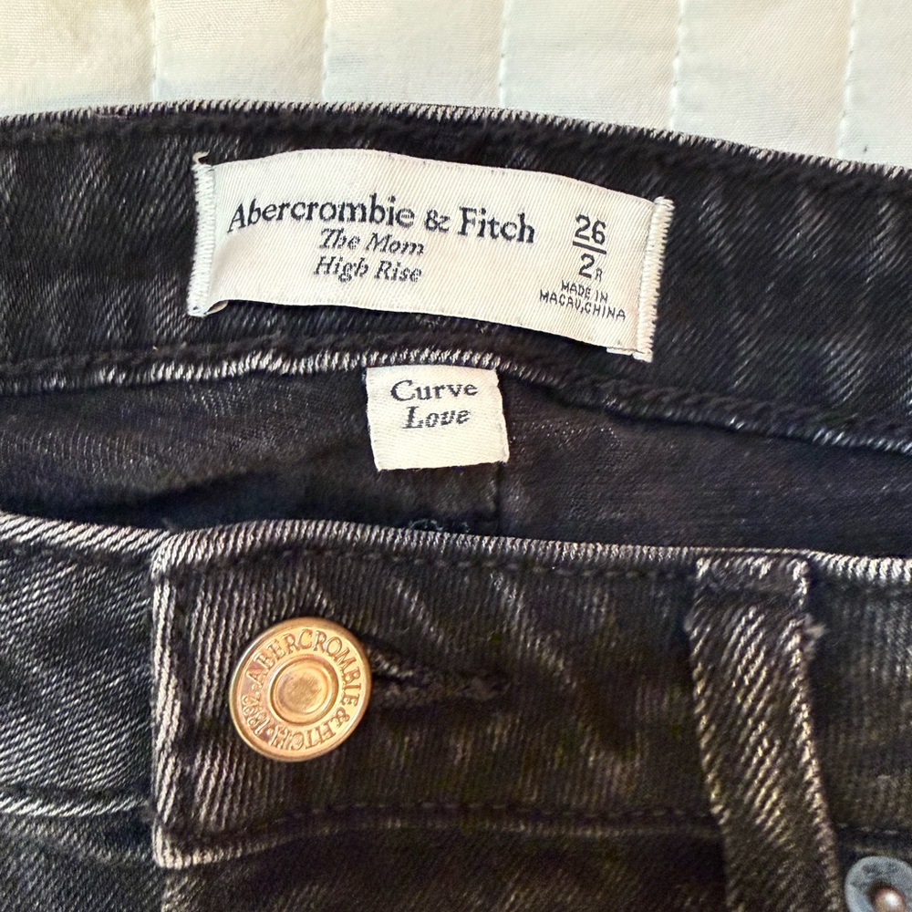 Abercrombie & Fitch The Mom High Rise Curve Love Black Jeans Size 26 2R - Picture 4 of 5